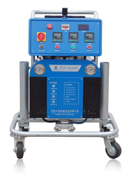 實(shí)驗(yàn)室用的小型聚脲噴涂機(jī)(圖1) 實(shí)驗(yàn)室用的小型聚脲噴涂機(jī)